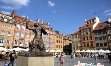Photography: Skyrena Statue Old Town Market Square Warsaw Poland