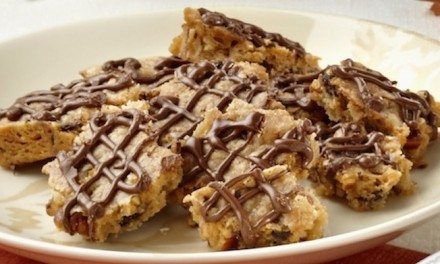 Holiday Recipes: Chocolate Chip and Nuts Cookie Brittle Recipe