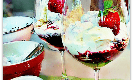 Recipe: Bumbleberry Pie Sundae with Berry Whipped Cream