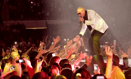 Iglesias Pitbull Tour: Cricket Wireless Gives Fans Something to Smile About