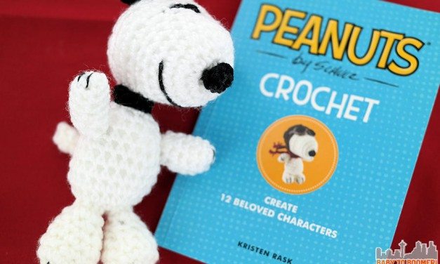 Peanuts Crochet Kit: 12 Amigurumi Patterns and More