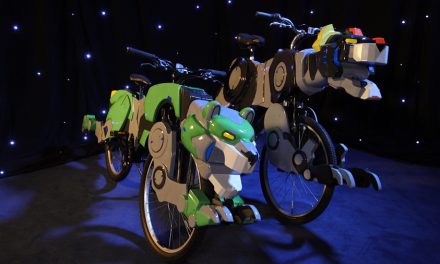 “Super-Fan Builds” Designed a Voltron Lion Bike! #Voltron #DreamWorks