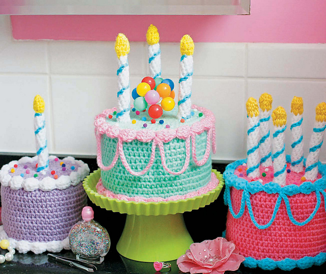 Twinkie Chan's Crocheted Abode a la Mode: 20 Yummy Crochet Projects for Your Home Cake Toilet Paper Cover